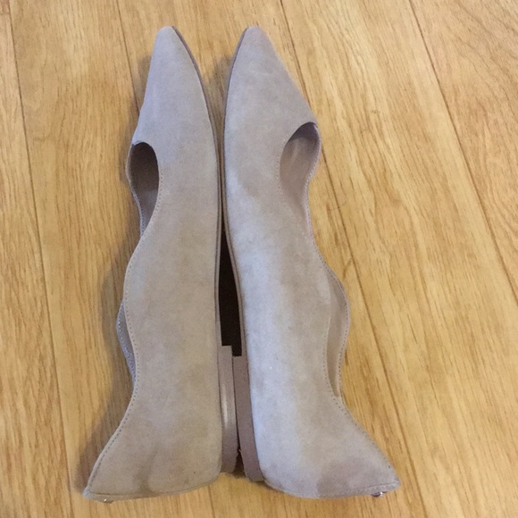 Sam Edelman Rosalie Scalloped Oatmeal Suede Flat 9 - Picture 7 of 8